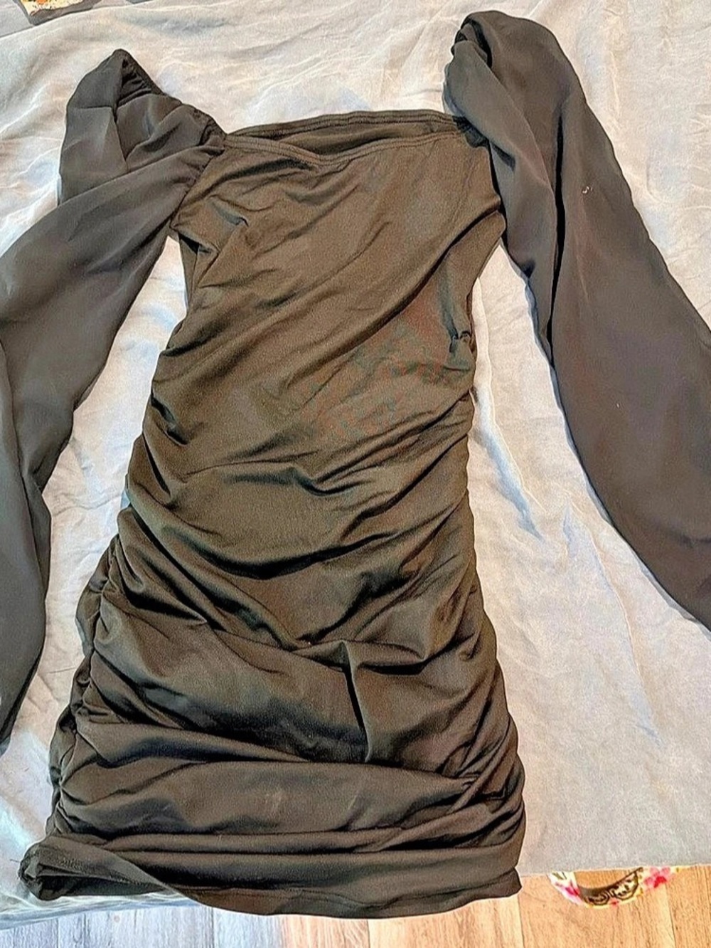 SHEIN Ruched Mini Dress in Black Size Small Like New
